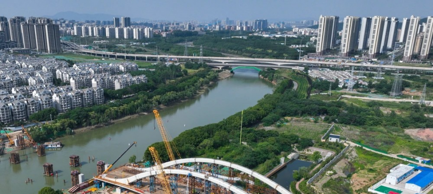 南京最大顶推钢桥——梅苑南路跨秦淮新河大桥正式通车！