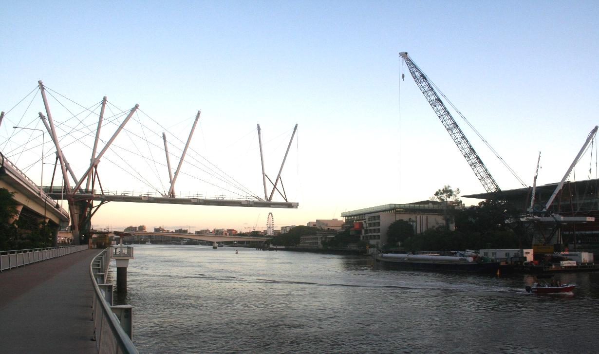 澳大利亚昆士兰州布里斯班市布里斯班河库利尔帕桥（Kurilpa Bridge）