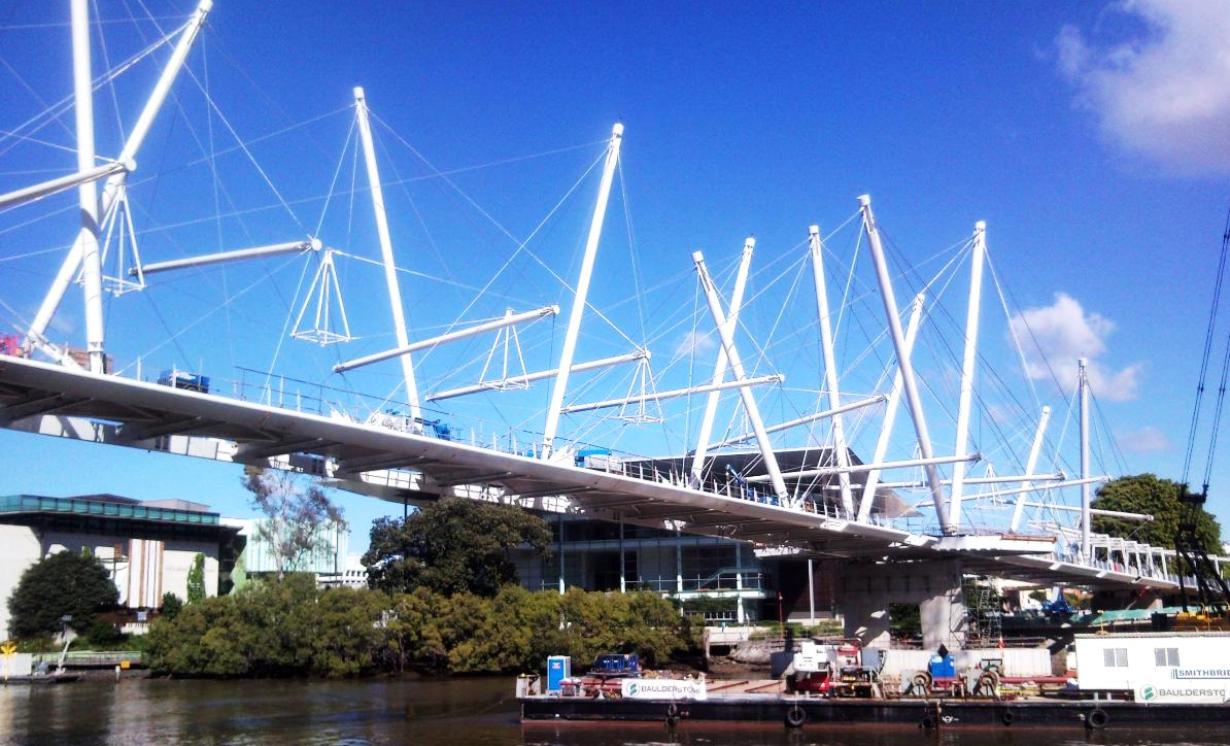 澳大利亚昆士兰州布里斯班市布里斯班河库利尔帕桥（Kurilpa Bridge）