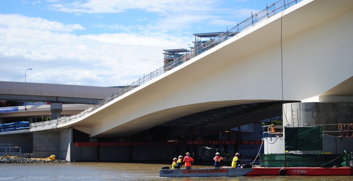 澳大利亚昆士兰州布里斯班市布里斯班河两岸通大桥（Go Between Bridge）