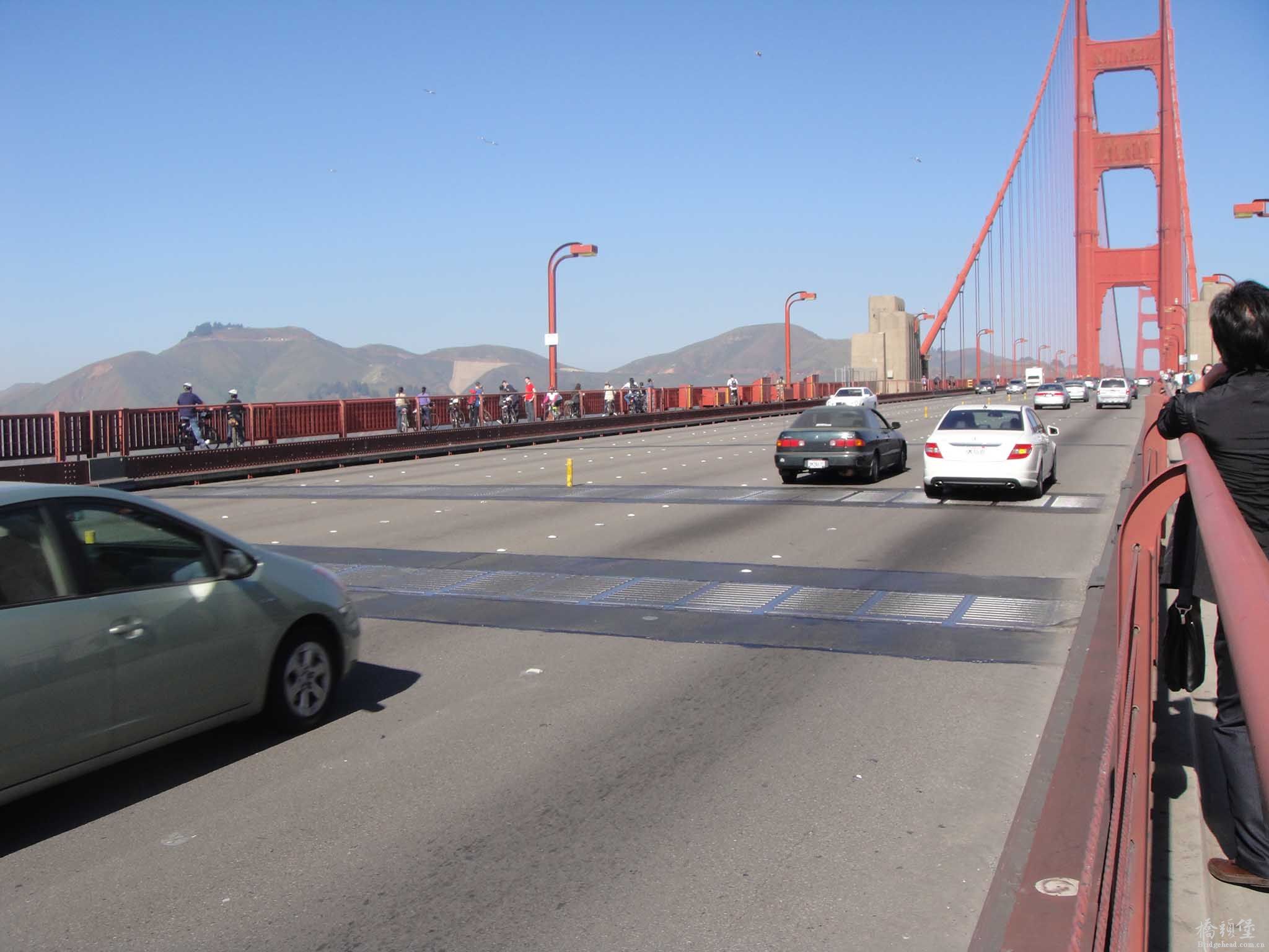 旧金山大桥桥面及伸缩缝.jpg