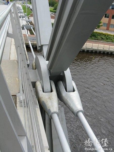 infinity_bridge_cables_boss_west_side.jpg