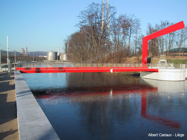 Aguesses Bascule Bridge, Liège3.jpg