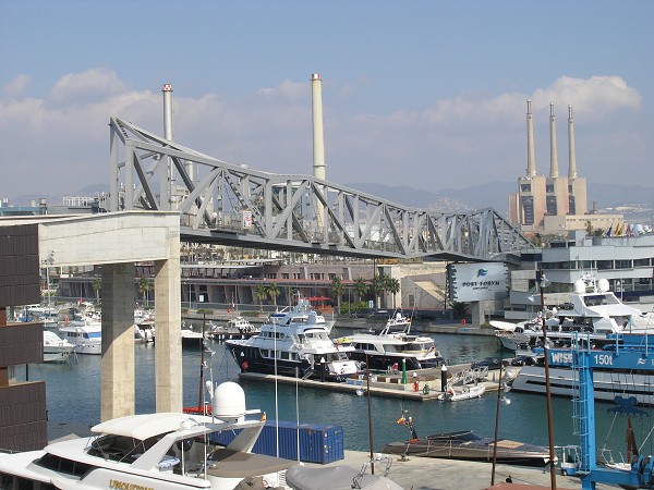 Besos Yacht Port Footbridge, Barcelona.jpg