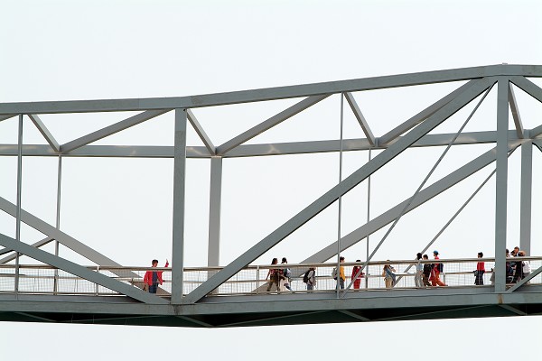 Besos Yacht Port Footbridge, Barcelona 15.jpg