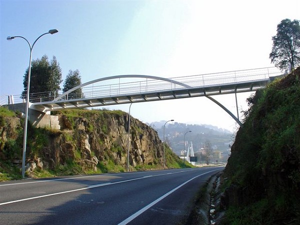 Bellour Footbridge.jpg