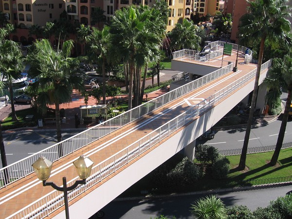 Avenue Albert II Footbridge, Monaco.jpg