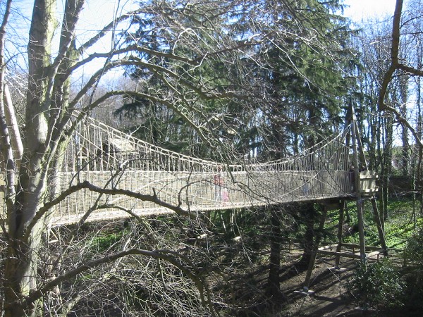 Rope bridge joining house and castle at Alnwick..jpg