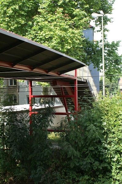 Footbridge at the end of Alexanderstrasse at Dortmund4.jpg