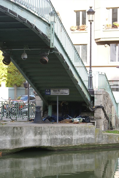 Alexanderstrasse Footbridge.jpg