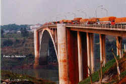 6、巴西Amizade桥，主跨290m，建成于1964年