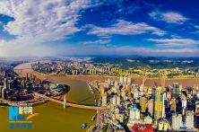摄影师视野：鸟瞰千厮门嘉陵江大桥