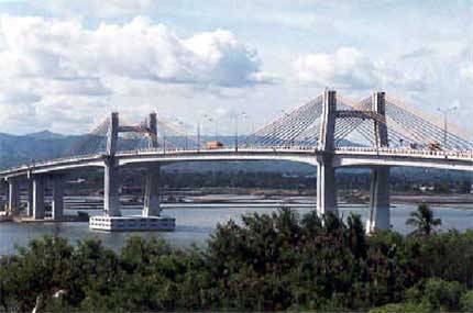 老挝巴色桥.jpg