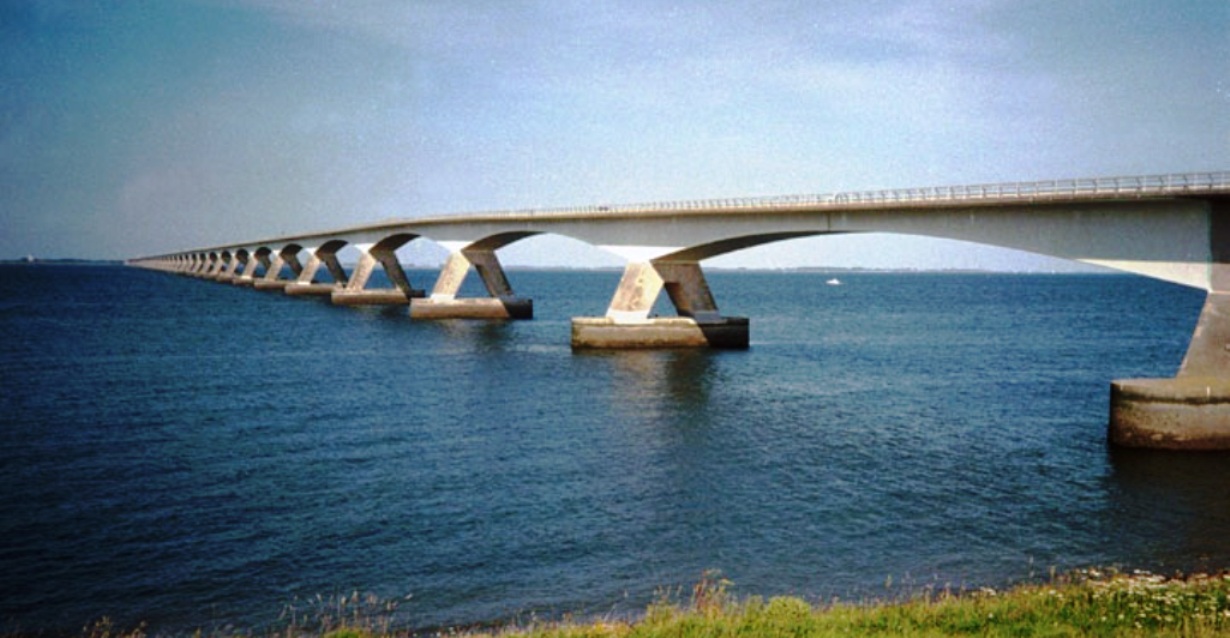 荷兰泽兰东斯海尔德河泽兰大桥（Zeelandbrug）