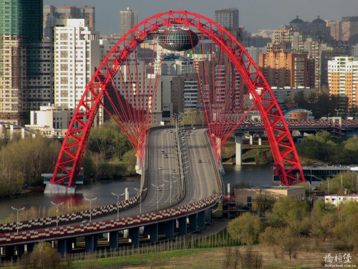 俄罗斯莫斯科市莫斯科河景观大桥（Zhivopisny Bridge）