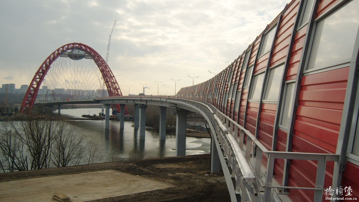 俄罗斯莫斯科市莫斯科河景观大桥（Zhivopisny Bridge）