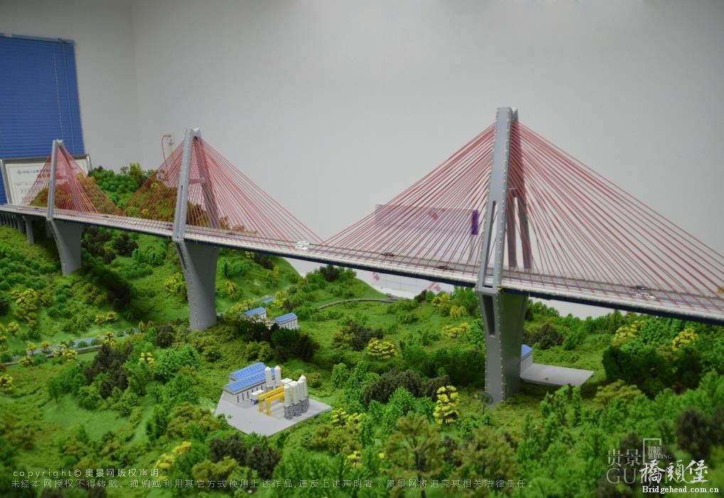 20172241627074622建成后的平塘特大桥沙盘模型.JPG