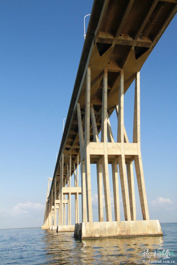 马拉开波湖大桥 (9).jpg