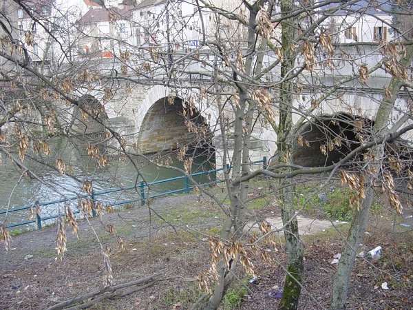 Villeneuve-Saint-Georges Bridge on the Yerres1.jpg