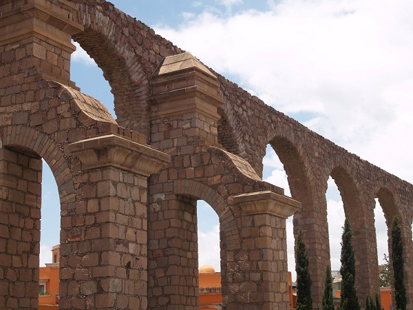 Zacatecas Aqueduct.jpg