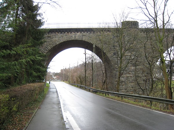 Wengern Viaduct 1.jpg