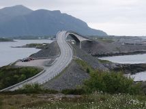 挪威鲁姆斯达尔斯多塞海峡大桥