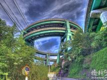日本的一座螺旋桥