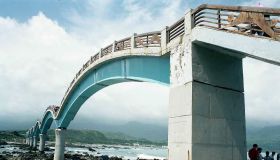 宝岛台湾台东三仙台八连拱跨海景观人行桥