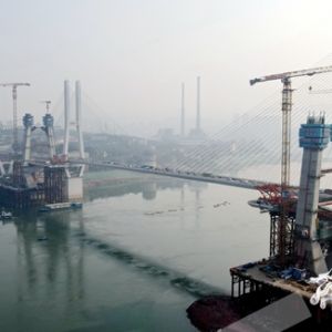 重庆李家沱长江复线桥，非对称性布置大桥将现汽车轨道同层跑